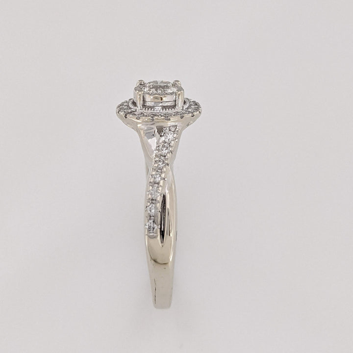 14K WHITE .66 CARAT TOTAL WEIGHT I1 I DIAMOND ROUND (46) HALO ESTATE RING 4.5 GRAMS