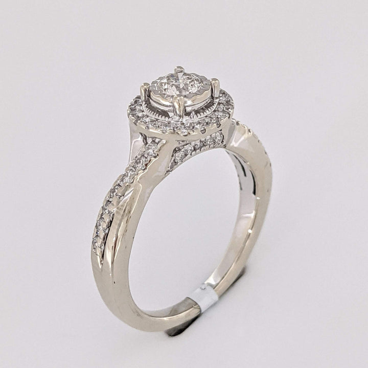 14K WHITE .66 CARAT TOTAL WEIGHT I1 I DIAMOND ROUND (46) HALO ESTATE RING 4.5 GRAMS