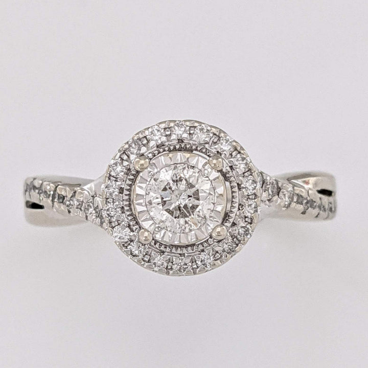 14K WHITE .66 CARAT TOTAL WEIGHT I1 I DIAMOND ROUND (46) HALO ESTATE RING 4.5 GRAMS