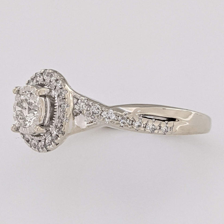 14K WHITE .66 CARAT TOTAL WEIGHT I1 I DIAMOND ROUND (46) HALO ESTATE RING 4.5 GRAMS