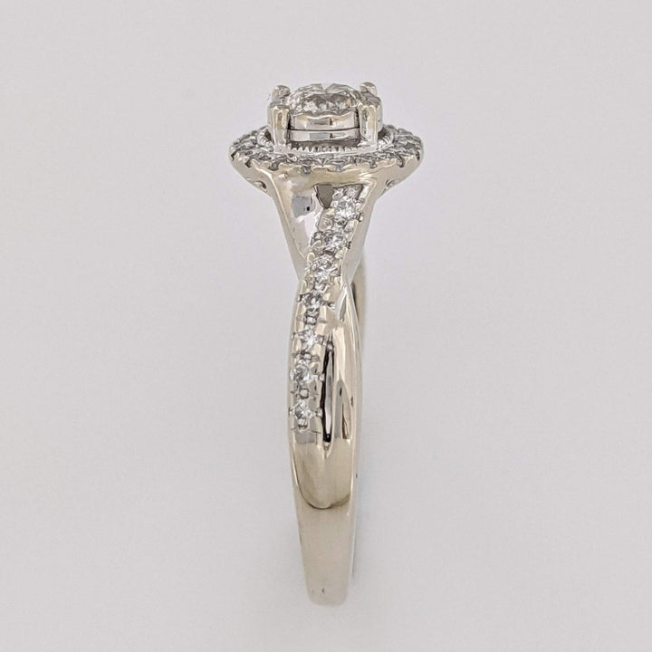 14K WHITE .66 CARAT TOTAL WEIGHT I1 I DIAMOND ROUND (46) HALO ESTATE RING 4.5 GRAMS