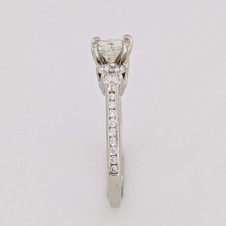 14K WHITE .72 CARAT TOTAL WEIGHT SI2-I1 H DIAMOND PRINCESS CUT (1) ROUND ESTATE RING 3.2 GRAMS