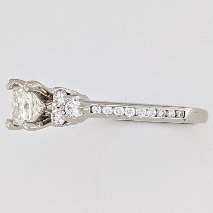 14K WHITE .72 CARAT TOTAL WEIGHT SI2-I1 H DIAMOND PRINCESS CUT (1) ROUND ESTATE RING 3.2 GRAMS