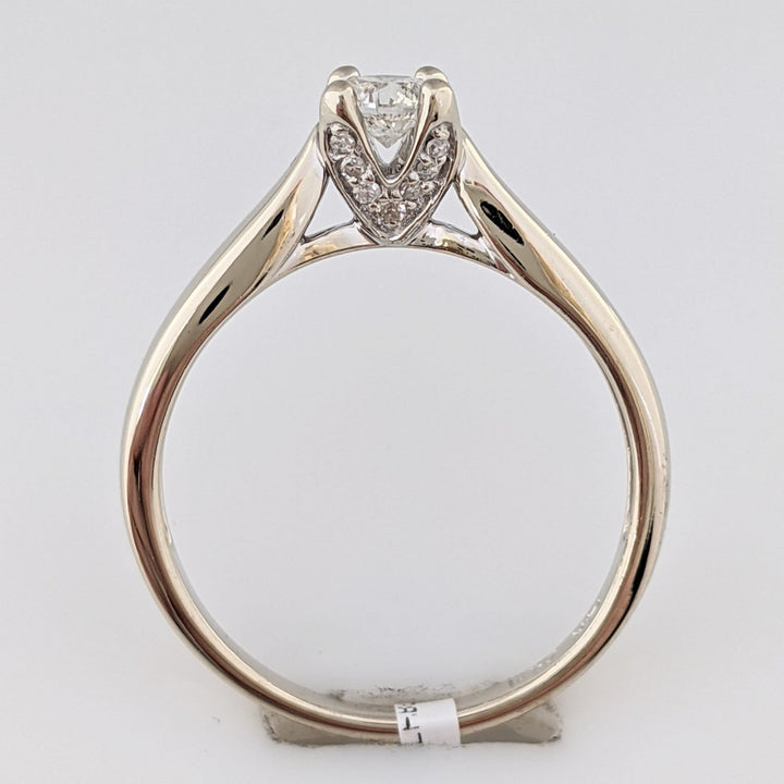 14K WHITE .23 CARAT TOTAL I1 H DIAMOND ROUND WITH MELEE IN GALLERY ESTATE RING 2.5 GRAMS