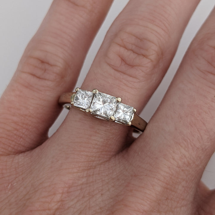 14K WHITE 1.01 CARAT TOTAL WEIGHT VS2 G DIAMOND PRINCESS CUT (3) ESTATE TRINITY RING 4.0 GRAMS