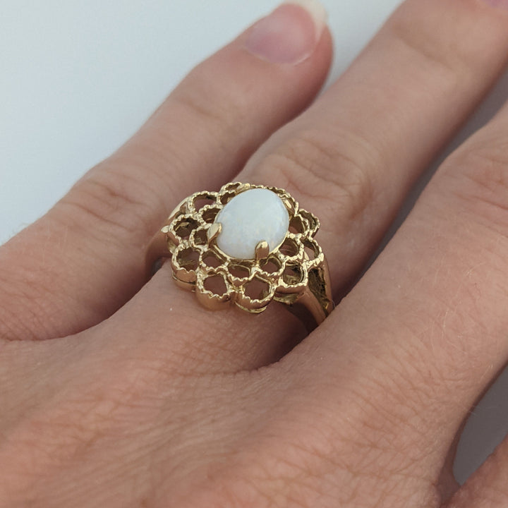 14K OPAL OVAL 6X8 CABOCHON OPEN TOP ESTATE RING 2.9 GRAMS