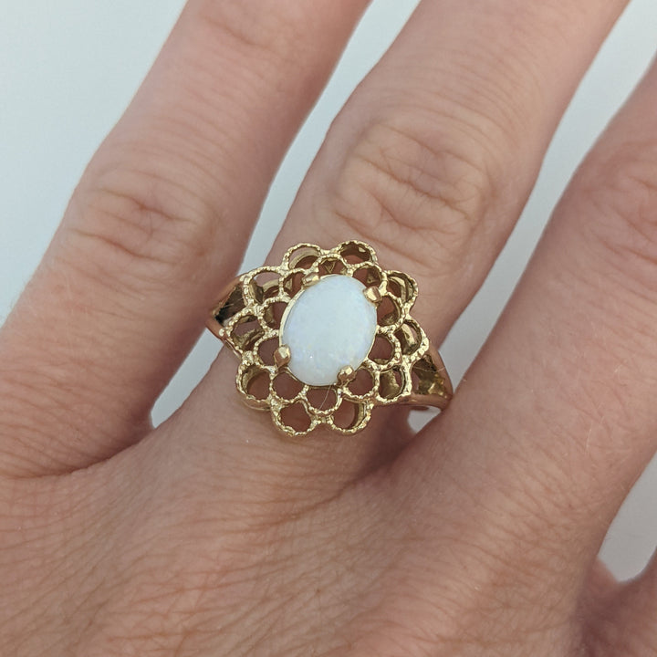 14K OPAL OVAL 6X8 CABOCHON OPEN TOP ESTATE RING 2.9 GRAMS