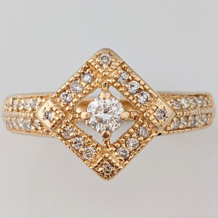 14K .57 CARAT TOTAL WEIGHT I1 I DIAMOND ROUND (41) ESTATE RING 2.6 GRAMS