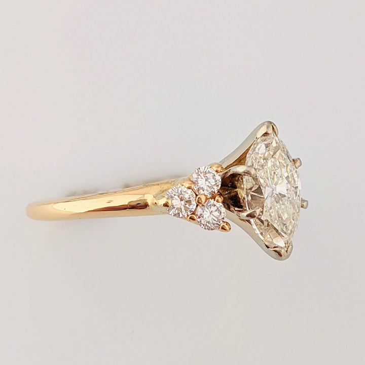 14K 1.36 CARAT TOTAL WEIGHT I1 K DIAMOND MARQUISE WITH (6) ROUND MELEE ESTATE RING 3.0 GRAMS
