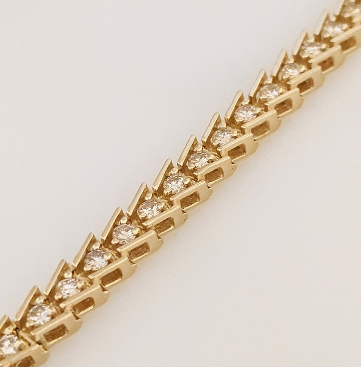 14K 3.01 CARAT TOTAL WEIGHT I1 I DIAMOND ROUND (43) BAR SET V-SHAPED ESTATE BRACELET 19.7 GRAMS