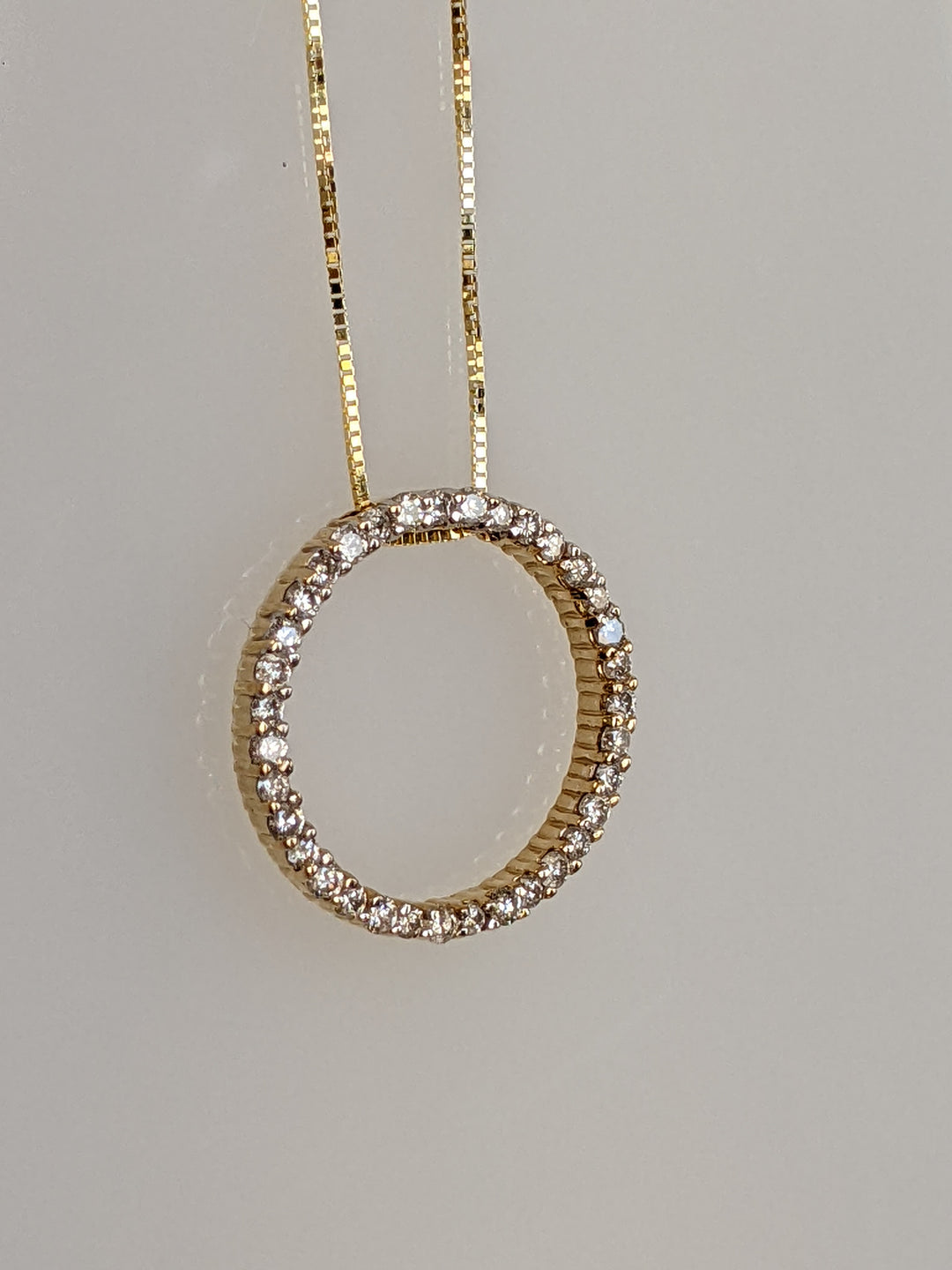 14K .54 CARAT TOTAL WEIGHT I1 H DIAMOND ROUND (36) ESTATE PENDANT AND CHAIN 4.8 GRAMS