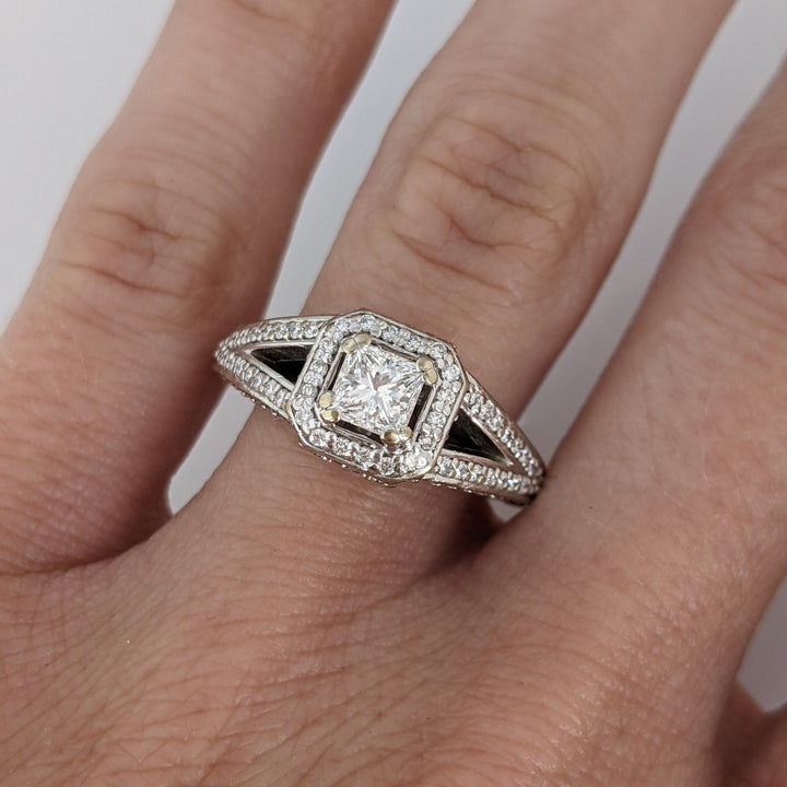 14K WHITE 1.58 CARAT TOTAL WEIGHT SI2 I DIAMOND PRINCESS CUT (1) ROUND (143) HALO ESTATE RING 5.0 GRAMS