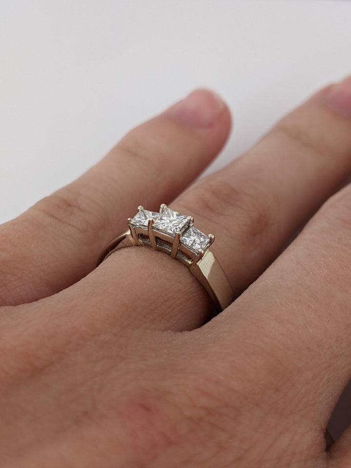 14K WHITE .38 CARAT TOTAL WEIGHT I1 H-I DIAMOND PRINCESS CUT (3) TRINITY ESTATE RING 2.8 GRAMS