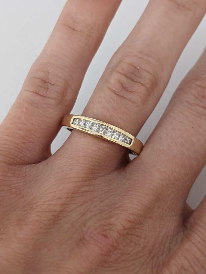 14K .50 CARAT TOTAL WEIGHT I1 G DIAMOND PRINCESS CUT (9) ESTATE BAND 3.1 GRAMS