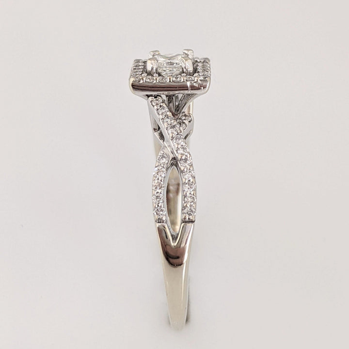 14K WHITE .82 CARAT TOTAL WEIGHT I1 I DIAMOND PRINCESS CUT WITH (56) ROUND MELEE ESTATE RING 4.0 GRAMS