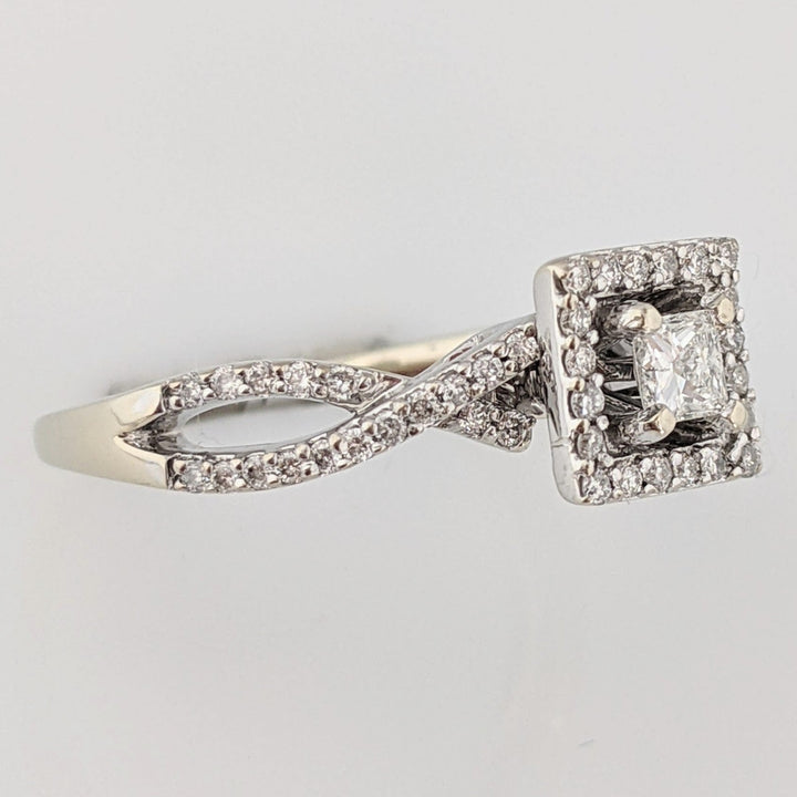 14K WHITE .82 CARAT TOTAL WEIGHT I1 I DIAMOND PRINCESS CUT WITH (56) ROUND MELEE ESTATE RING 4.0 GRAMS