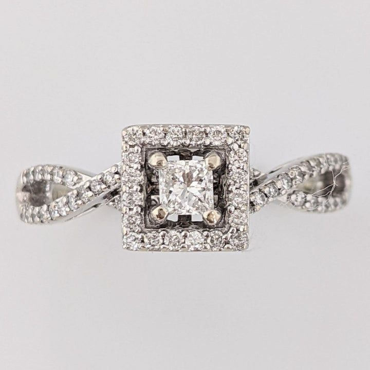 14K WHITE .82 CARAT TOTAL WEIGHT I1 I DIAMOND PRINCESS CUT WITH (56) ROUND MELEE ESTATE RING 4.0 GRAMS
