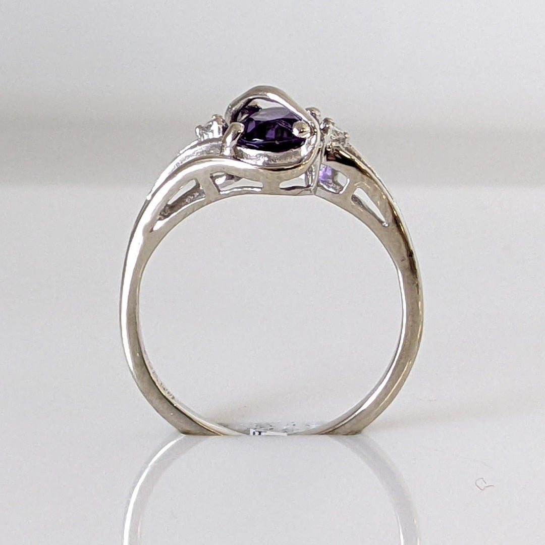 14K WHITE AMETHYST OVAL 5X7 WITH (2) MELEE GOLD BAR TOP ESTATE RING 2.2 GRAMS