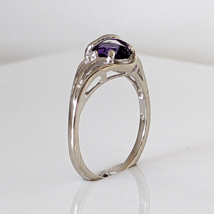 14K WHITE AMETHYST OVAL 5X7 WITH (2) MELEE GOLD BAR TOP ESTATE RING 2.2 GRAMS