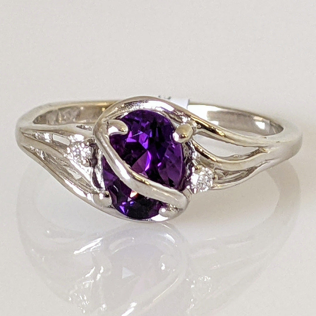 14K WHITE AMETHYST OVAL 5X7 WITH (2) MELEE GOLD BAR TOP ESTATE RING 2.2 GRAMS
