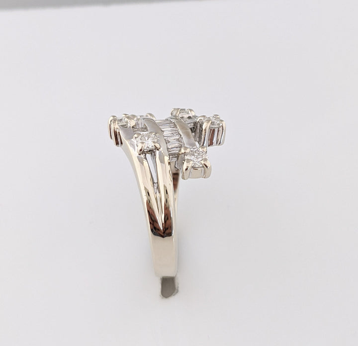 14K WHITE 1.00 CARAT TOTAL WEIGHT I1 H DIAMOND ROUND (6) BAGUETTE (18) ESTATE RING 6.6 GRAM