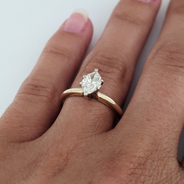 14K .76 CARAT TOTAL I1 G MARQUISE ESTATE RING 2.0 GRAMS