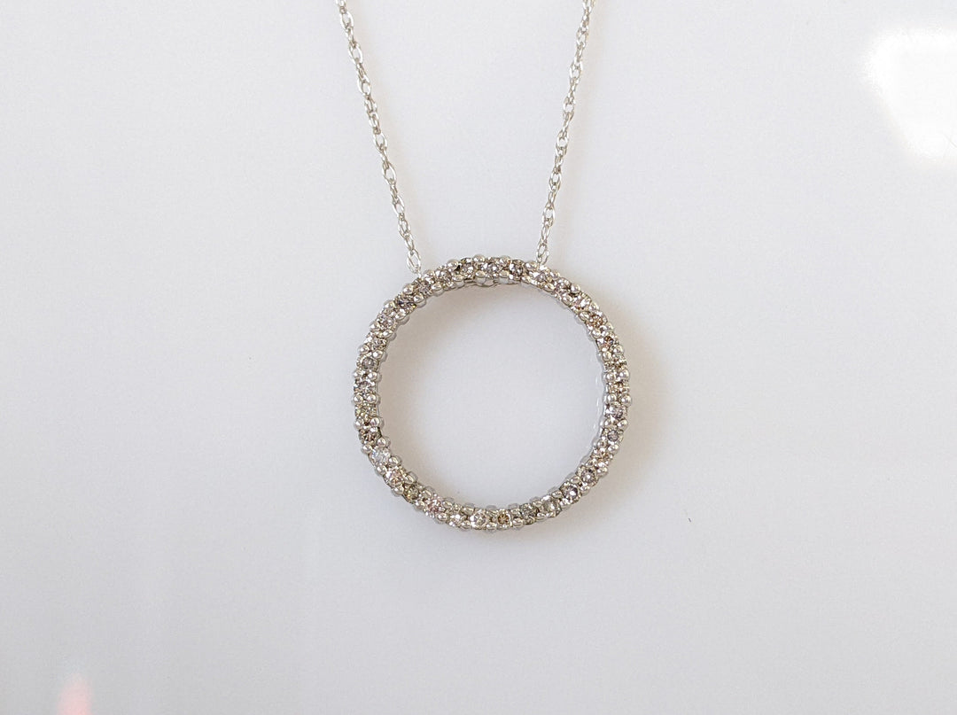 14KW .30 CARAT TOTAL WEIGHT DIAMOND ROUND (30) ESTATE CIRCLE PENDANT AND CHAIN 3.2 GRAMS