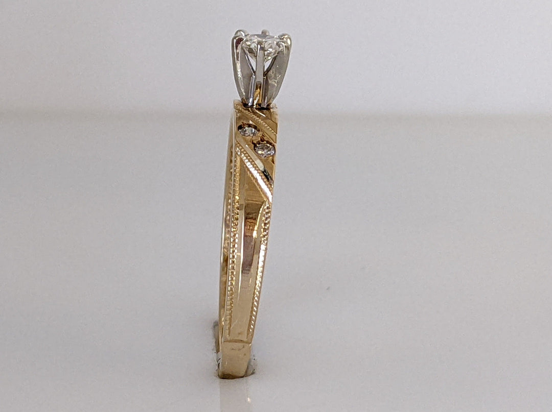 14K .16 CARAT TOTAL WEIGHT SI2 H DIAMOND ROUND (5) ESTATE RING 2.0 GRAMS