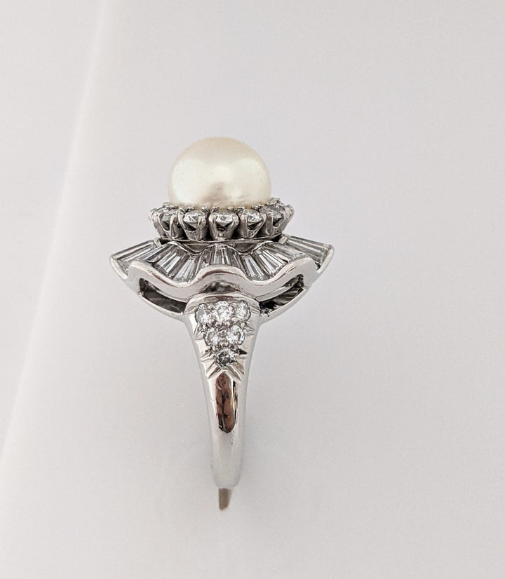 PLATINUM PEARL 10MM WITH 3.52 DTW ROUND BAGUETTE ESTATE RING 14.6 GRAMS