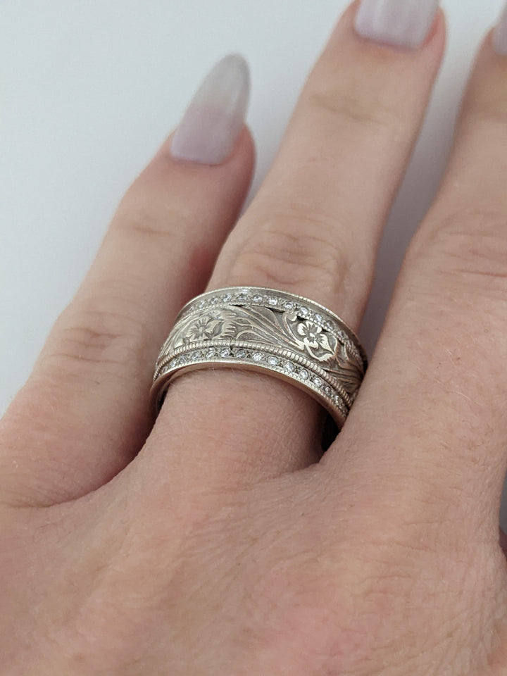 14K WHITE .72 CARAT TOTAL WEIGHT SI2 H ROUND DIAMOND (90) 9MM ETCHED ESTATE BAND 9.3 GRAMS