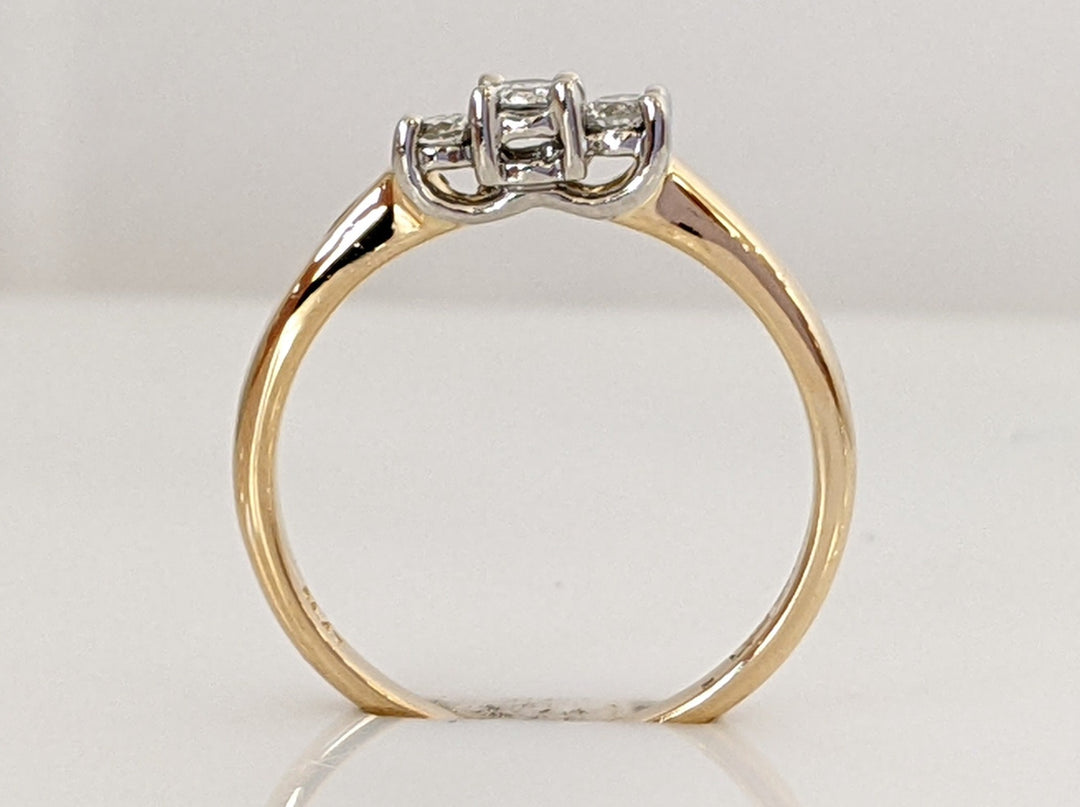 14K .23 CARAT TOTAL WEIGHT I1 H DIAMOND ROUND (3) ESTATE TRINITY RING 2.5 GRAMS