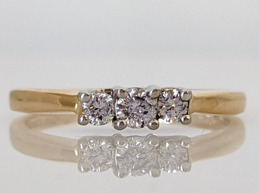 14K .23 CARAT TOTAL WEIGHT I1 H DIAMOND ROUND (3) ESTATE TRINITY RING 2.5 GRAMS
