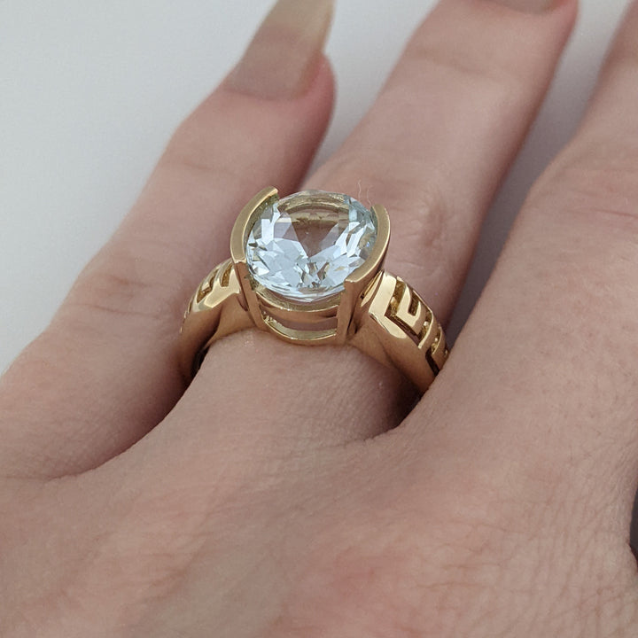 10K AQUAMARINE OVAL 9X11 HALF BEZEL ESTATE RING 4.3 GRAMS