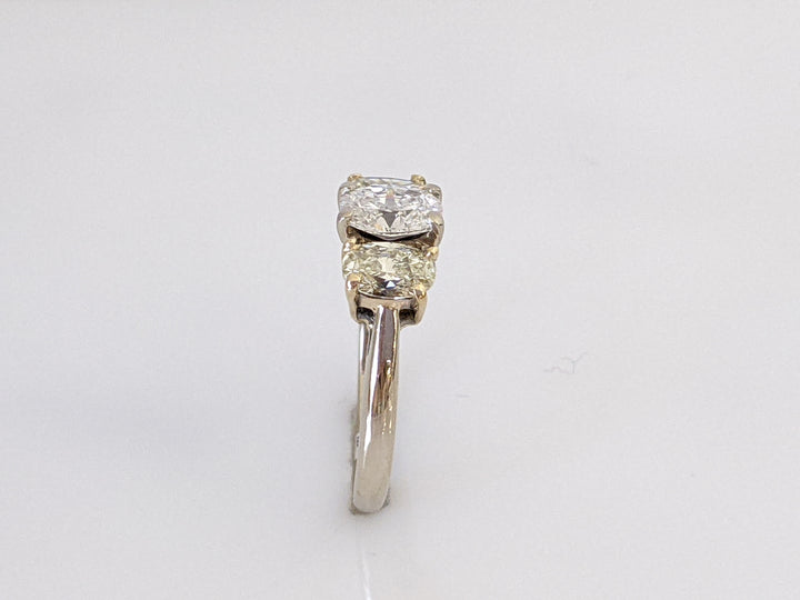 14K WHITE 1.67 CARAT TOTAL WEIGHT VS-SI2 G-P DIAMOND OVAL (3) ESTATE TRINITY RING 3.3 GRAMS