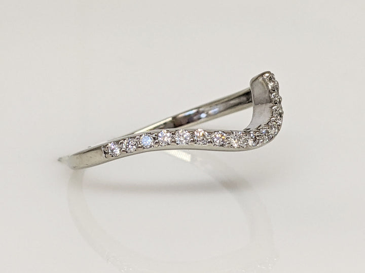 14K WHITE .20 CARAT TOTAL WEIGHT SI1 H DIAMOND ROUND (20) ESTATE CURVED BAND 1.2 GRAMS