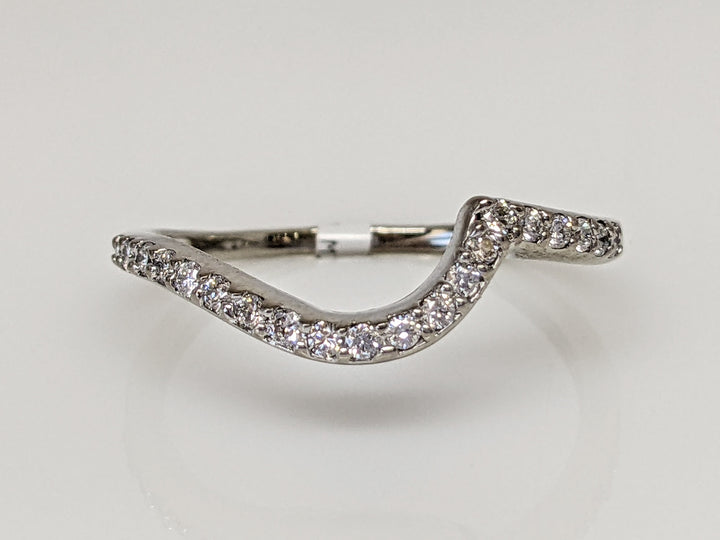 14K WHITE .20 CARAT TOTAL WEIGHT SI1 H DIAMOND ROUND (20) ESTATE CURVED BAND 1.2 GRAMS