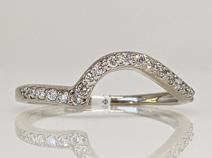 14K WHITE .20 CARAT TOTAL WEIGHT SI1 H DIAMOND ROUND (20) ESTATE CURVED BAND 1.2 GRAMS