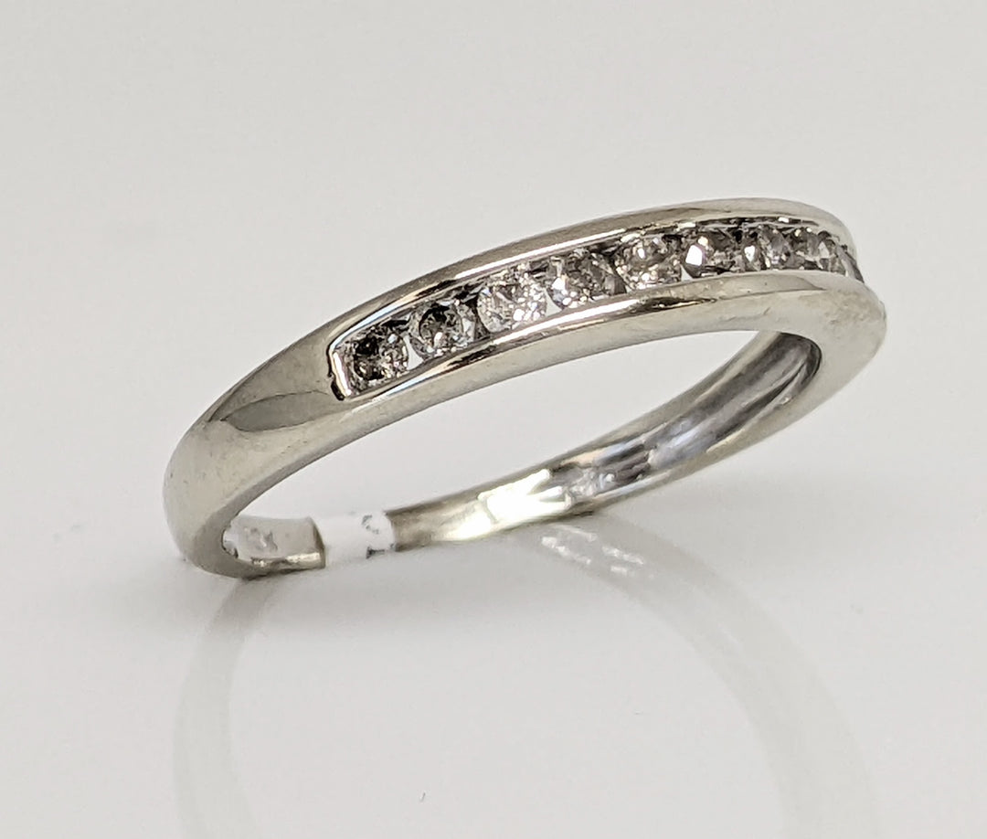 10K WHITE .20 CARAT TOTAL WEIGHT I1 J DIAMOND ROUND (11) ESTATE CHANNEL SET BAND 1.5 GRAMS