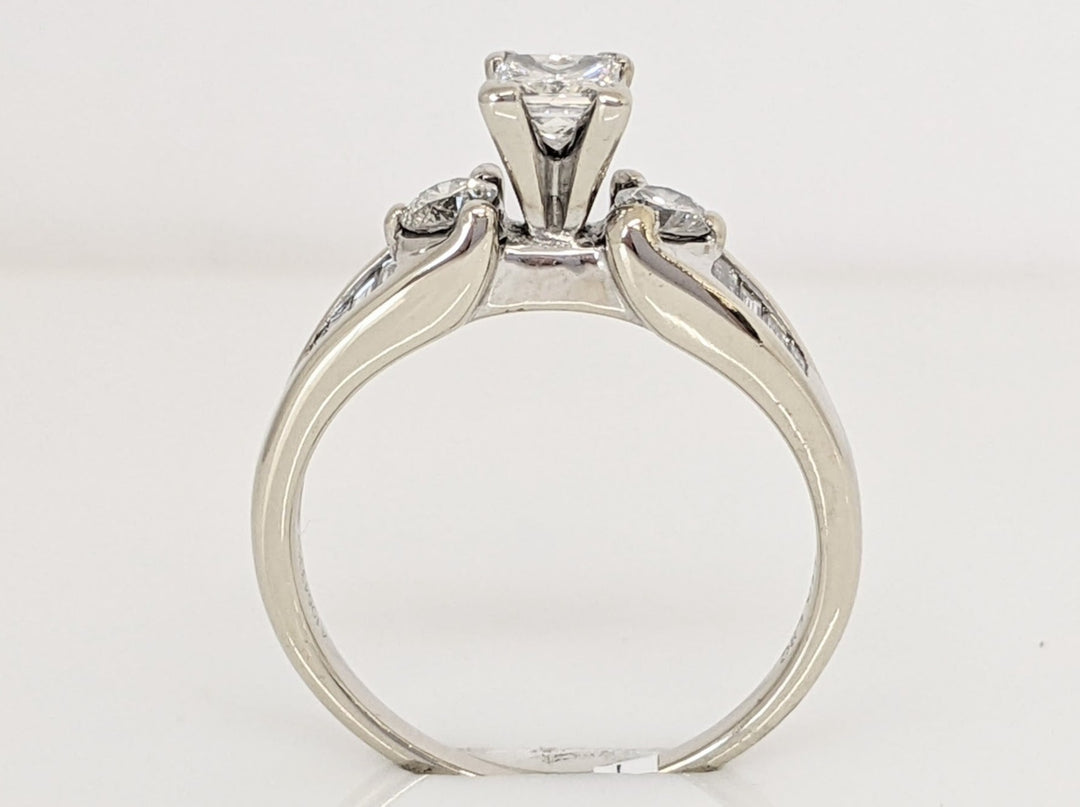 14K WHITE 1.03 CARAT TOTAL WEIGHT SI2 I DIAMOND PRINCESS CUT (1) ROUND (2) BAGUETTE (8) ESTATE RING 4.1 GRAMS