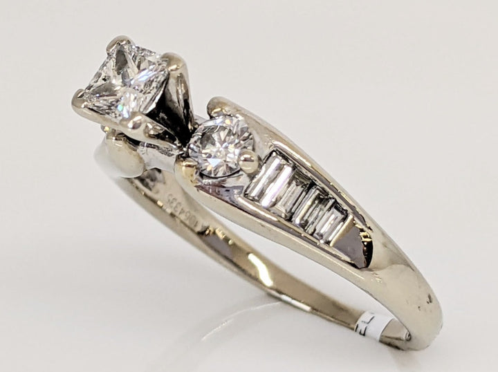 14K WHITE 1.03 CARAT TOTAL WEIGHT SI2 I DIAMOND PRINCESS CUT (1) ROUND (2) BAGUETTE (8) ESTATE RING 4.1 GRAMS