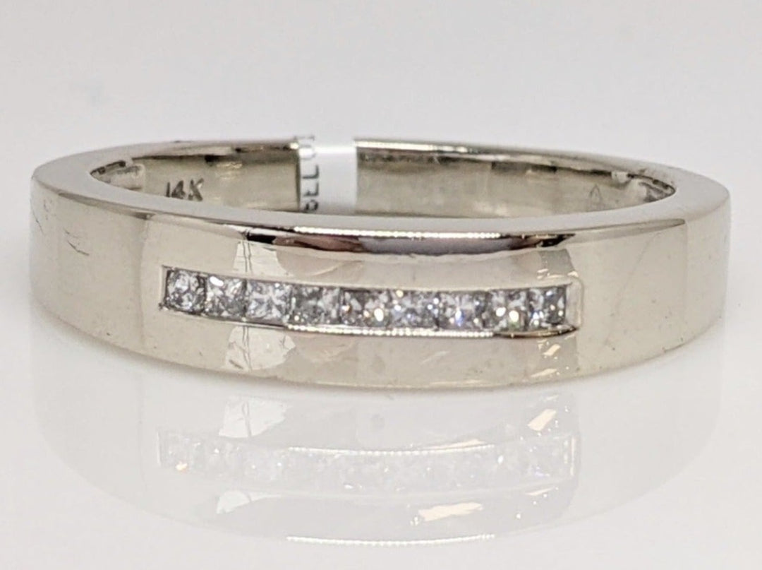 14K WHITE .27 CARAT TOTAL WEIGHT I1 H DIAMOND PRINCESS CUT (9) ESTATE CHANNEL BAND 6.3 GRAMS