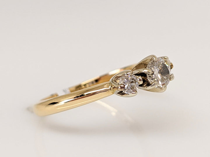 14K .42 CARAT TOTAL WEIGHT SI2 J DIAMOND ROUND (3) TRINITY ESTATE RING 2.3 GRAMS
