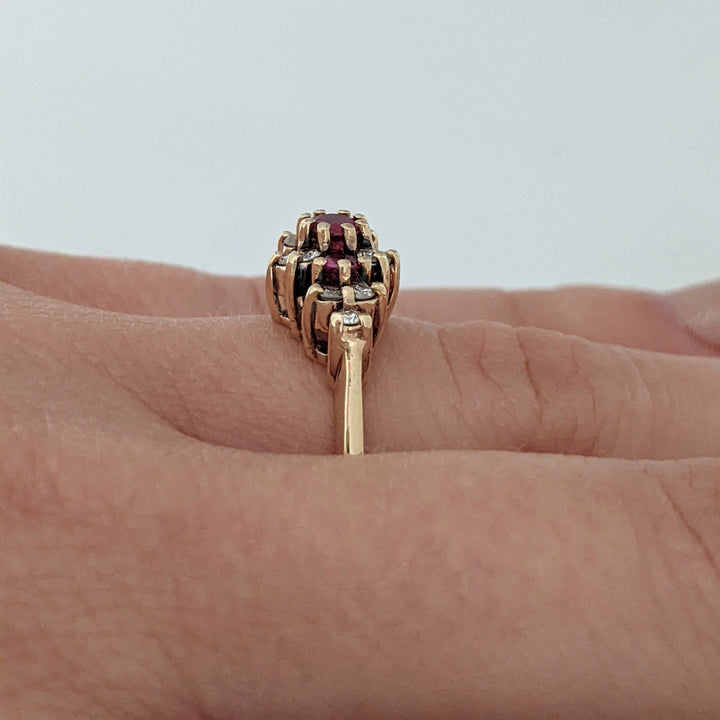 14K RUBY ROUND (3) STONES WITH (12) DIAMONDS .24 DIAMOND TOTAL WEIGHT ESTATE RING 3.7 GRAMS
