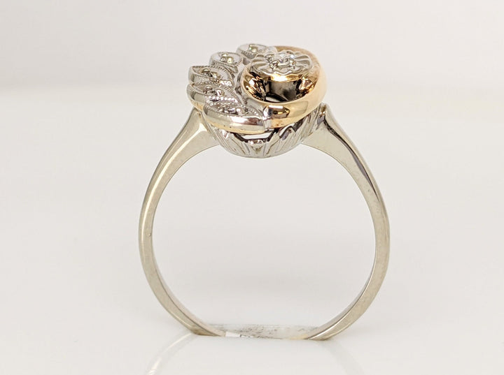 14K TWO-TONE .09 CARAT TOTAL DIAMOND ROUND VVS1 I (6) ESTATE LEAF STYLE RING 4.6 GRAMS