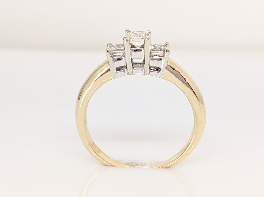 14K .47 CARAT TOTAL WEIGHT I1 K DIAMOND ROUND (3) ESTATE TRINITY RING 3.8 GRAMS