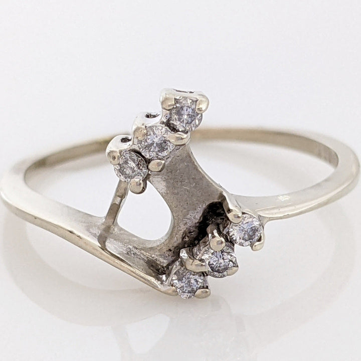 14K WHITE .12 CARAT TOTAL WEIGHT I1 I DIAMOND ROUND (6) ESTATE RING JACKET 1.8 GRAMS