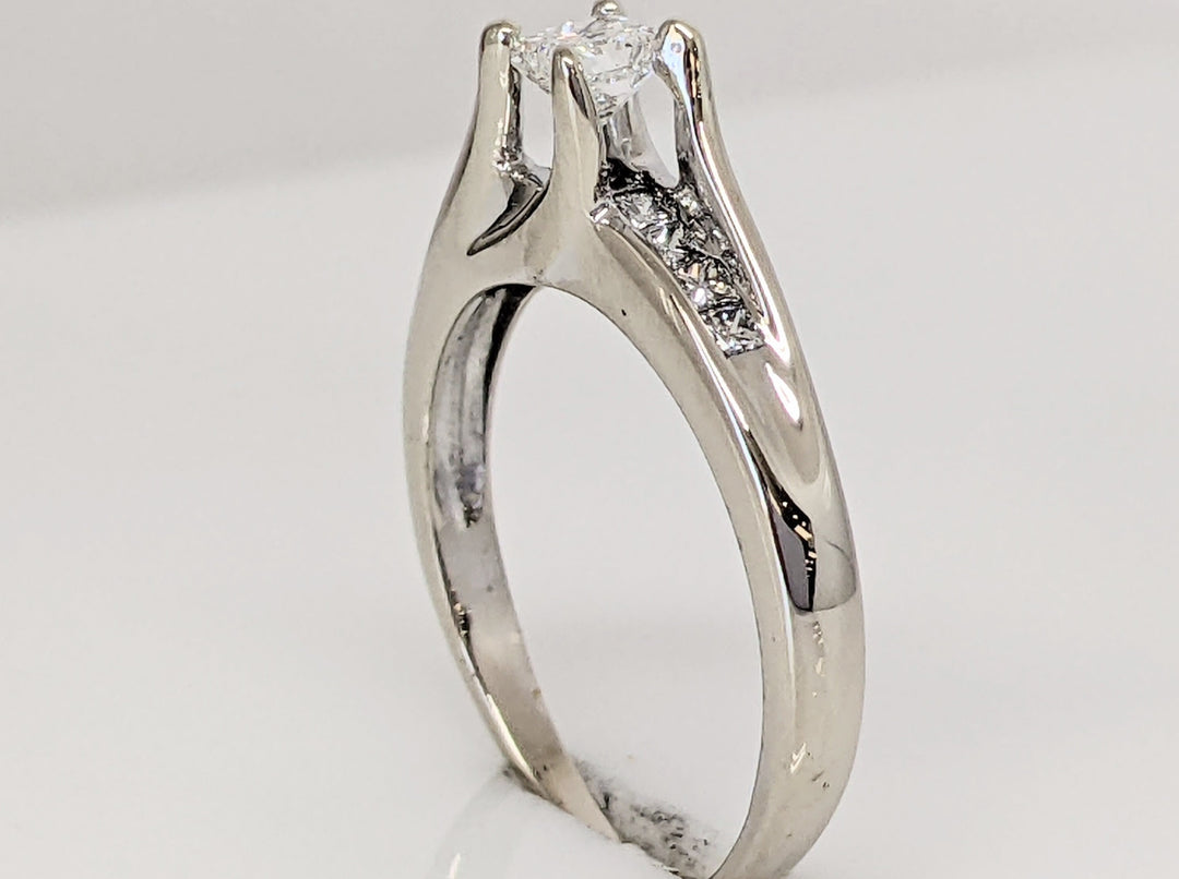 14K WHITE .47 CARAT TOTAL WHITE SI1 G DIAMOND PRINCESS CUT (11) ESTATE RING 2.7 GRAMS