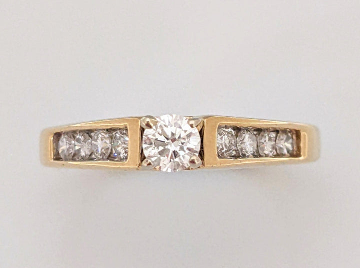 14K .63 CARAT TOTAL WEIGHT SI2 G DIAMOND ROUND (9) ESTATE RING 4.0 GRAMS