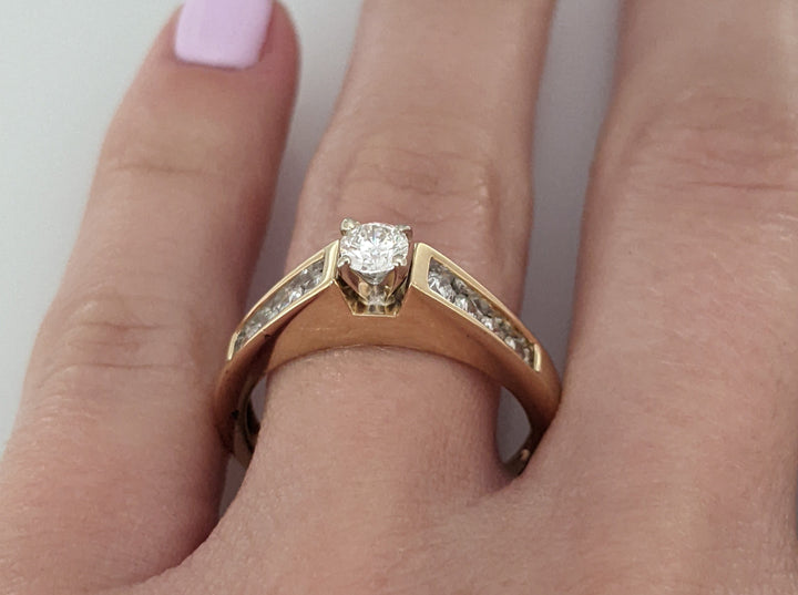 14K .63 CARAT TOTAL WEIGHT SI2 G DIAMOND ROUND (9) ESTATE RING 4.0 GRAMS