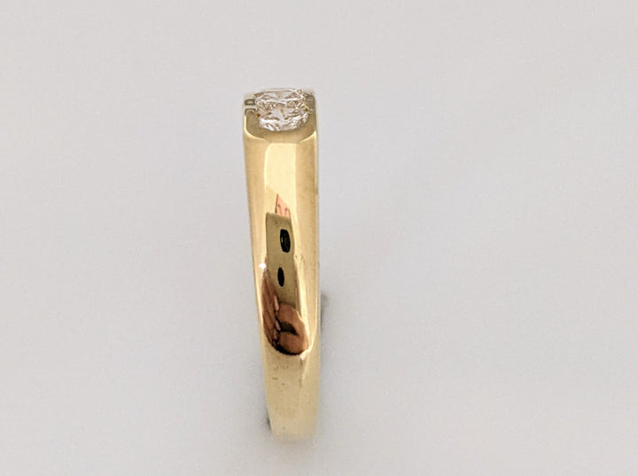 18K .76 CARAT TOTAL WEIGHT SI2 J DIAMOND ROUND (4) CHANNEL SET ESTATE BAND 4.2 GRAMS